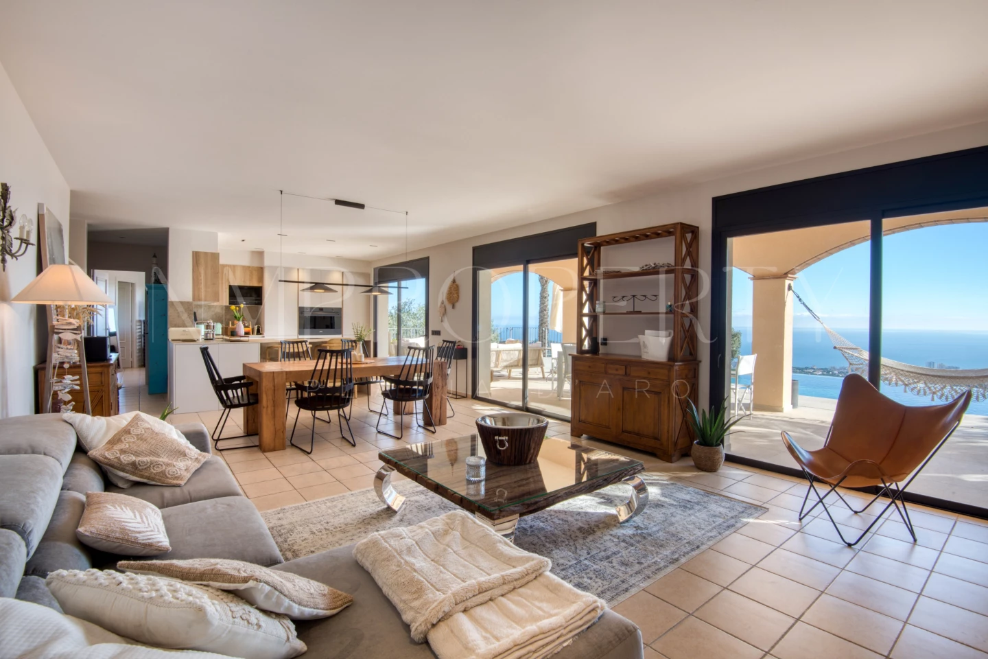 Villa de lujo en alquiler temporal con vistas infinitas al mar