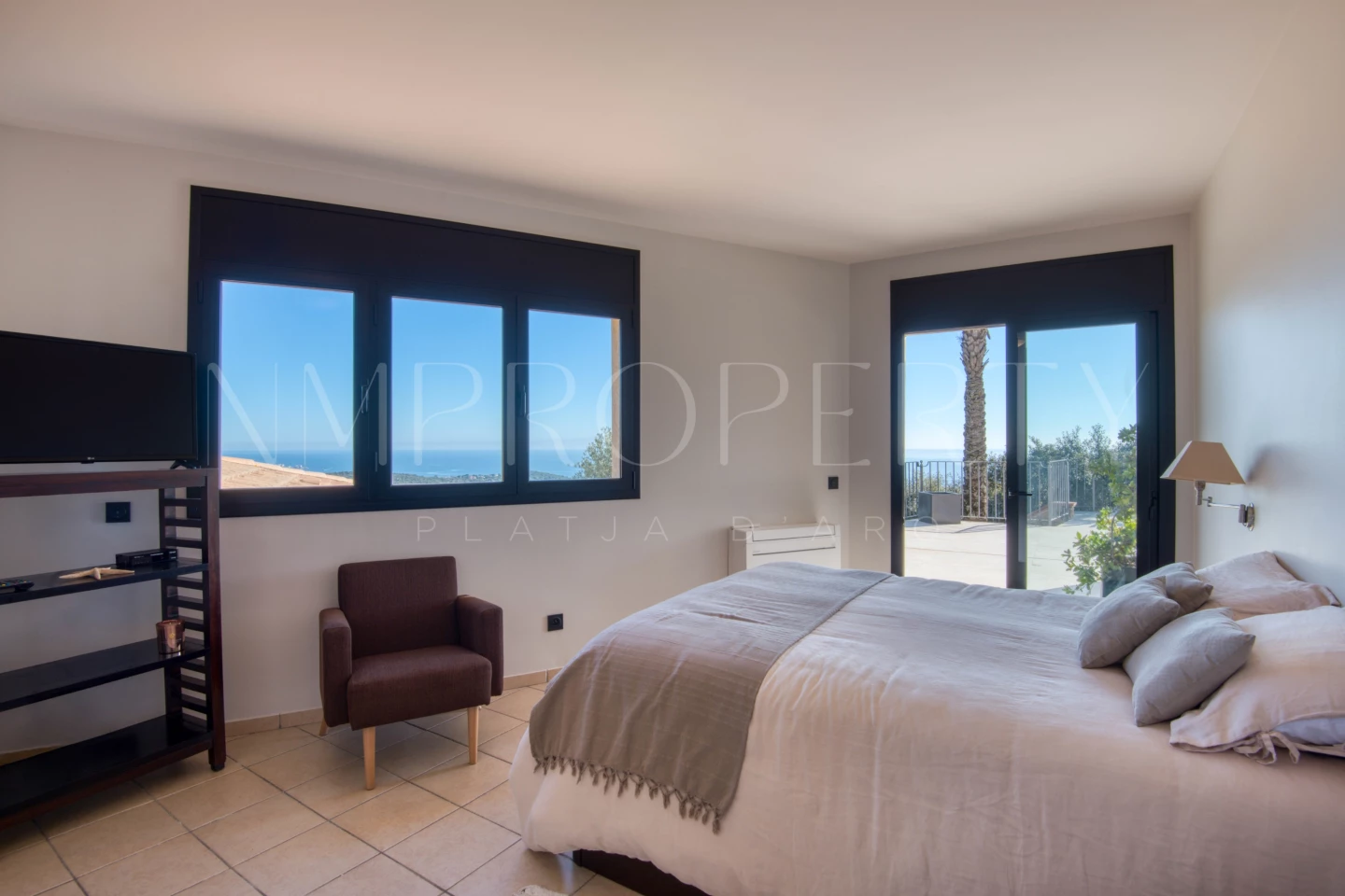 Villa de lujo en alquiler temporal con vistas infinitas al mar