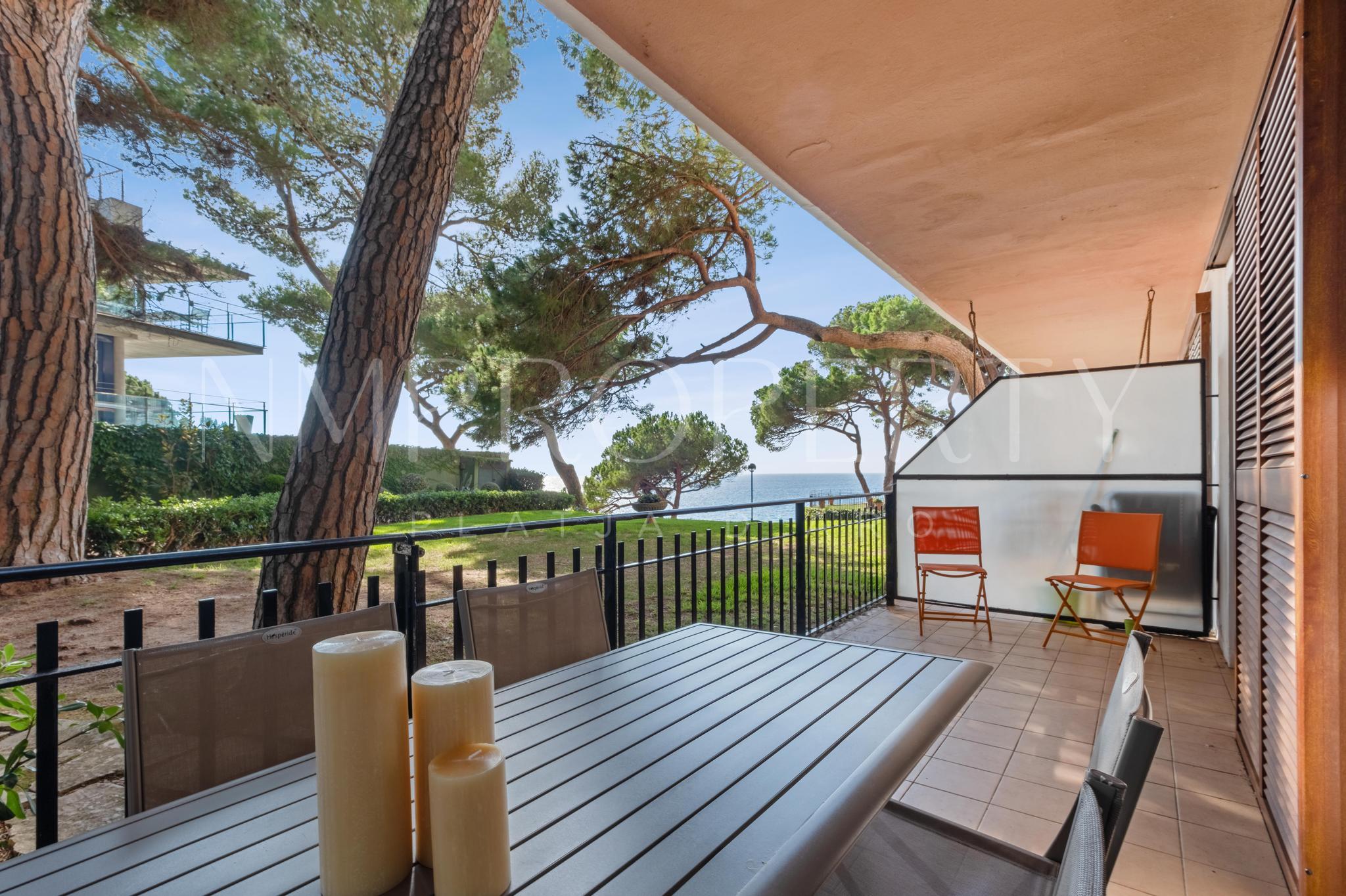 143 Apartamento en primera linea de mar
