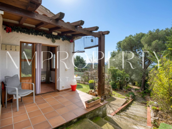 Chalet independiente con piscina y gran parcela en Sant Miquel d’Aro.
